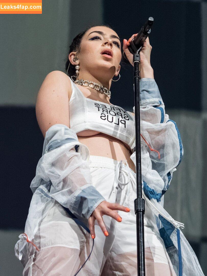 Charli XCX / charli_xcx / charlignarly / charlixcx / https: leaked photo photo #0143
