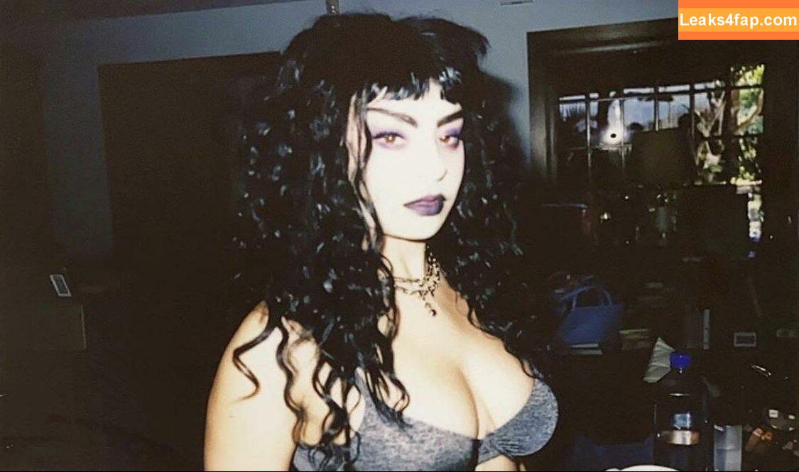Charli XCX / charli_xcx / charlignarly / charlixcx / https: leaked photo photo #0158