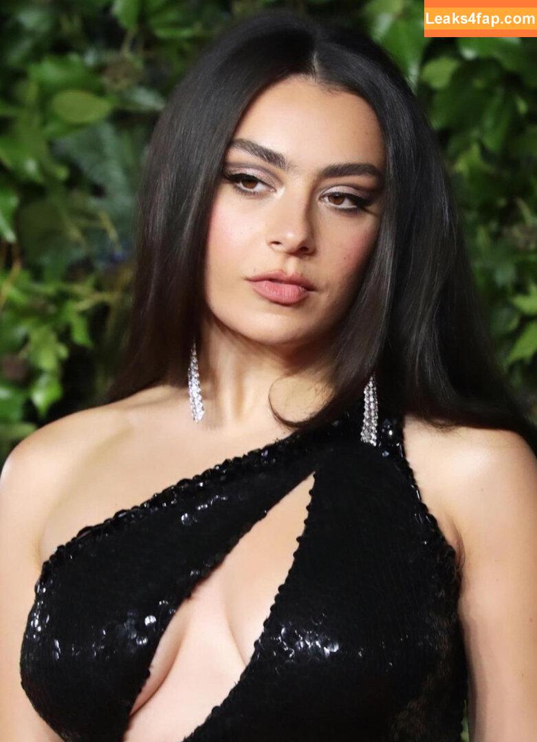 Charli XCX / charli_xcx / charlignarly / charlixcx / https: leaked photo photo #0245