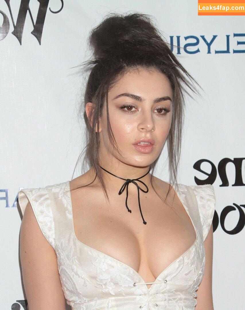 Charli XCX / charli_xcx / charlignarly / charlixcx / https: leaked photo photo #0333