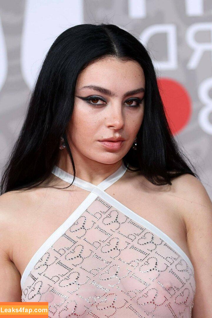 Charli XCX / charli_xcx / charlignarly / charlixcx / https: leaked photo photo #0424