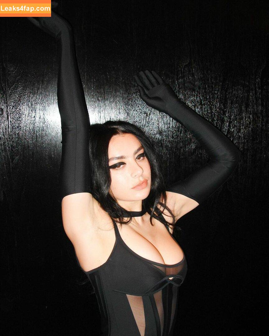 Charli XCX / charli_xcx / charlignarly / charlixcx / https: leaked photo photo #0598