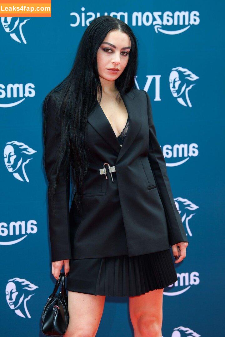 Charli XCX / charli_xcx / charlignarly / charlixcx / https: leaked photo photo #0608