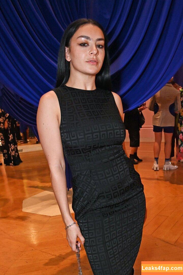 Charli XCX / charli_xcx / charlignarly / charlixcx / https: слитое фото фото #0644