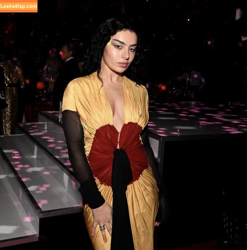 Charli XCX / charli_xcx / charlignarly / charlixcx / https: leaked photo photo #0799