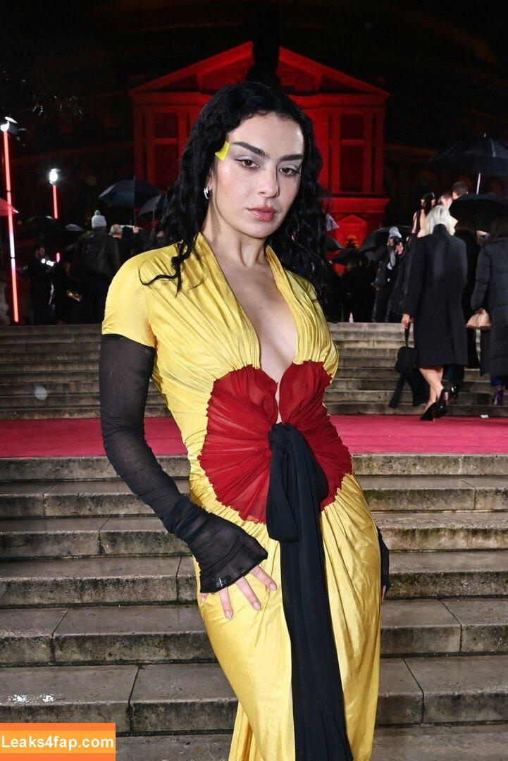 Charli XCX / charli_xcx / charlignarly / charlixcx / https: leaked photo photo #0800
