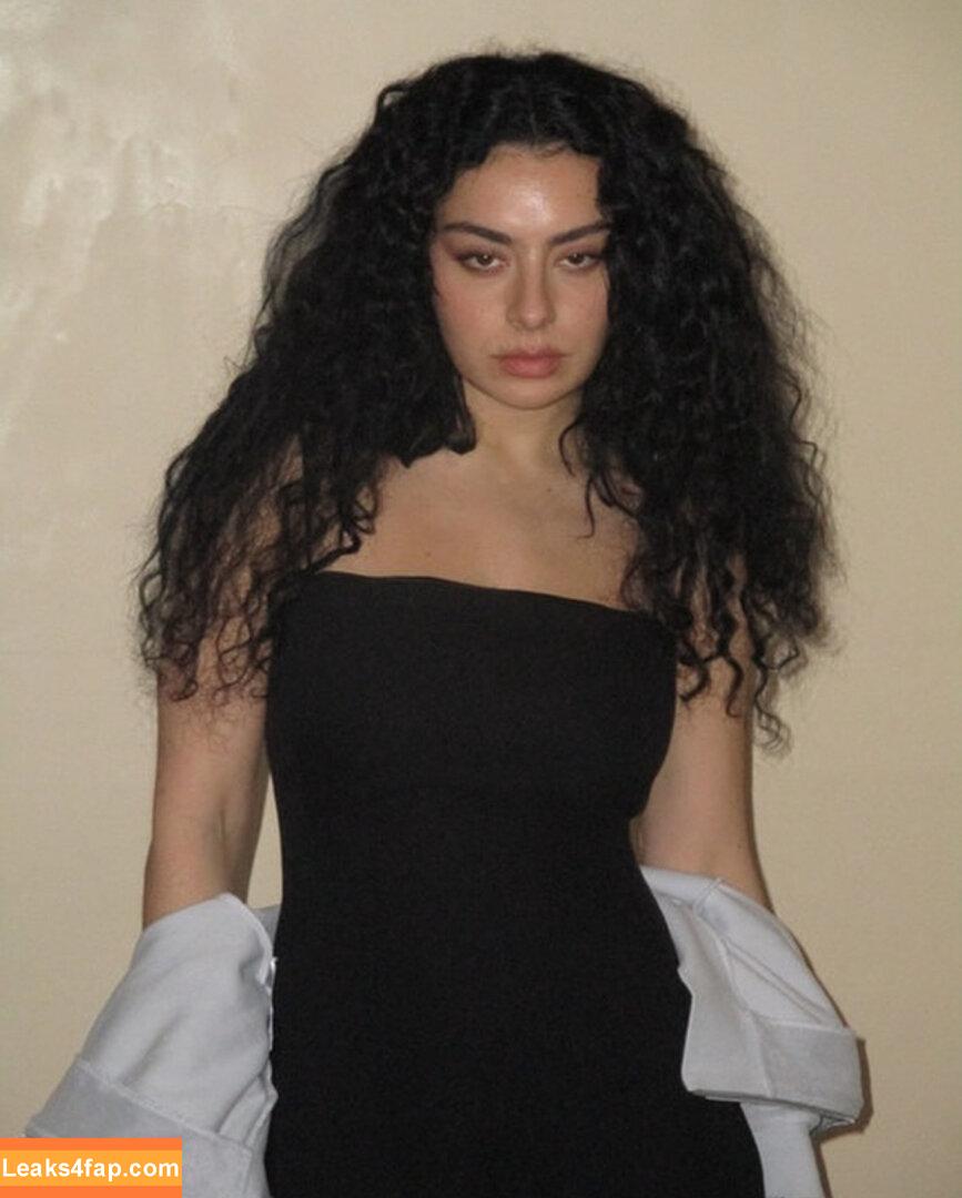 Charli XCX / charli_xcx / charlignarly / charlixcx / https: leaked photo photo #0837