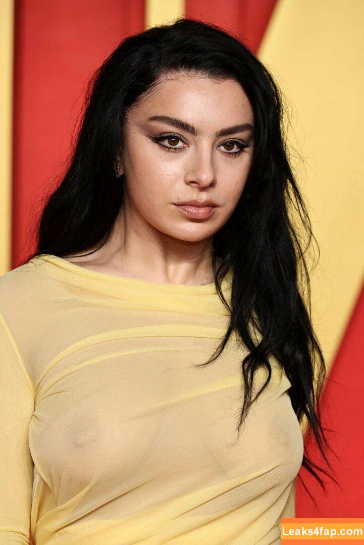 Charli XCX / charli_xcx / charlignarly / charlixcx / https: leaked photo photo #0932