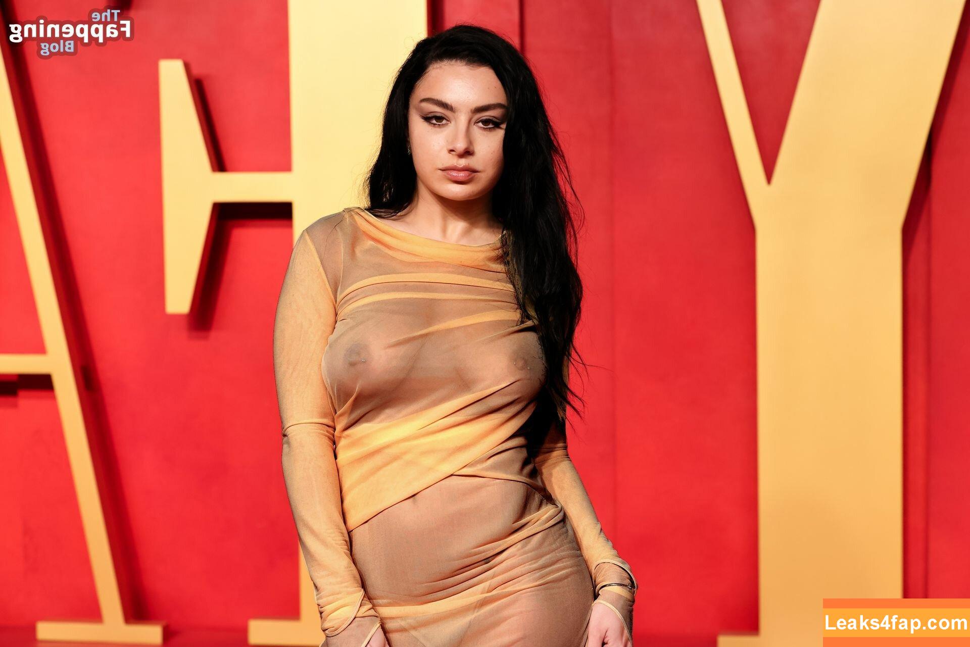 Charli XCX / charli_xcx / charlignarly / charlixcx / https: leaked photo photo #0935