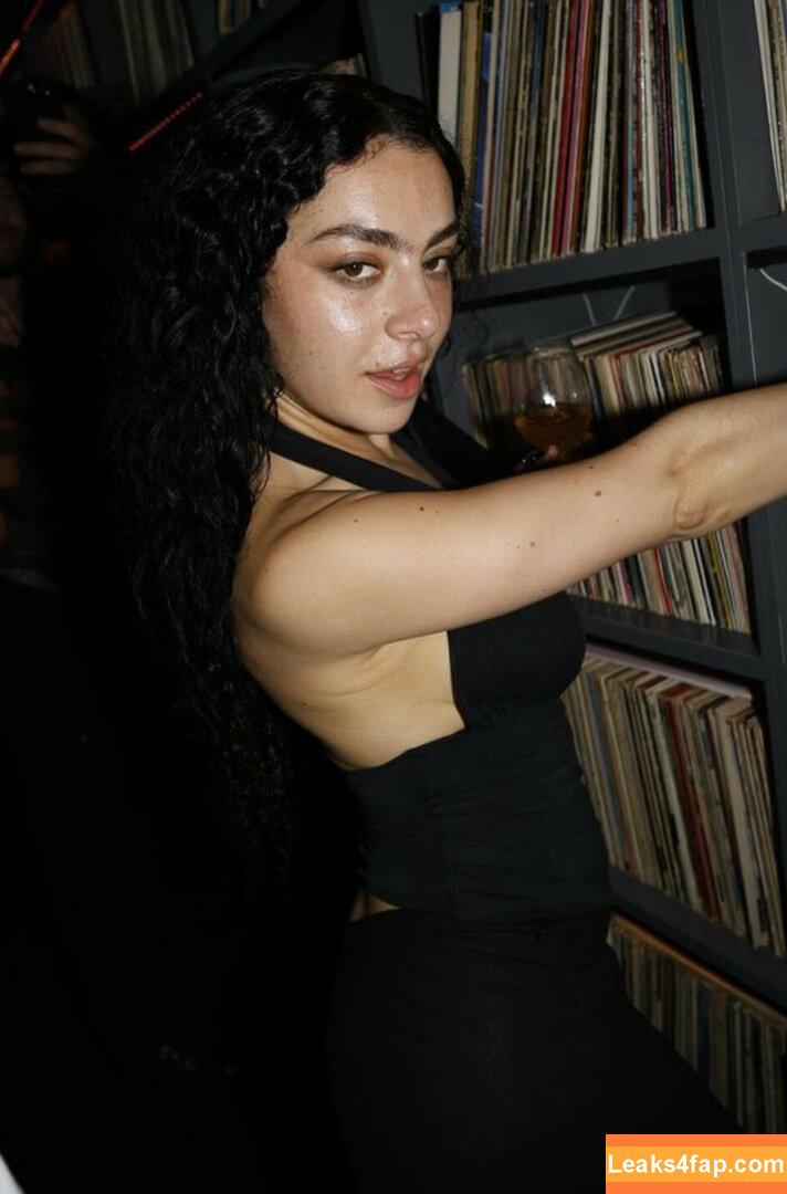 Charli XCX / charli_xcx / charlignarly / charlixcx / https: leaked photo photo #0957
