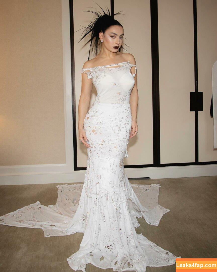 Charli XCX / charli_xcx / charlignarly / charlixcx / https: leaked photo photo #0976