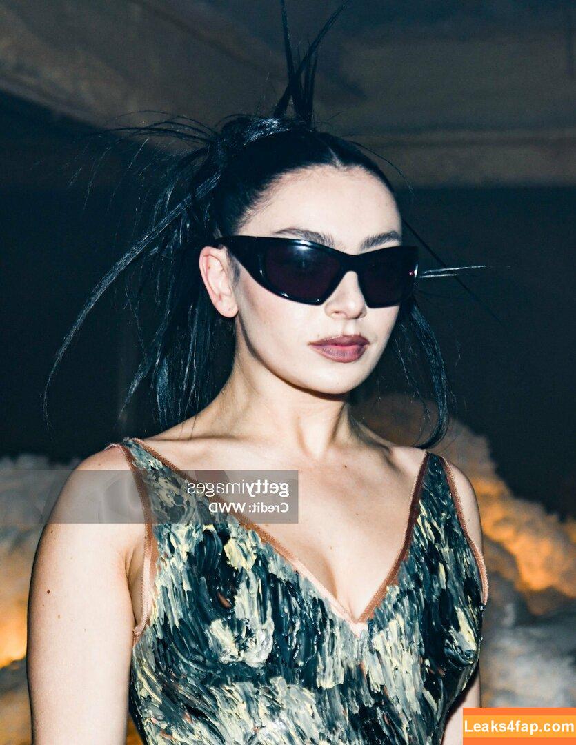 Charli XCX / charli_xcx / charlignarly / charlixcx / https: leaked photo photo #0981