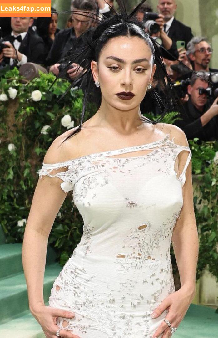 Charli XCX / charli_xcx / charlignarly / charlixcx / https: leaked photo photo #0986