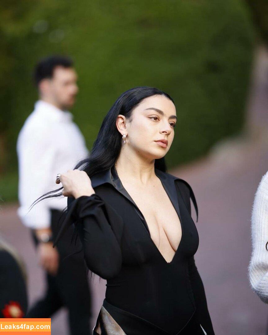 Charli XCX / charli_xcx / charlignarly / charlixcx / https: leaked photo photo #0988