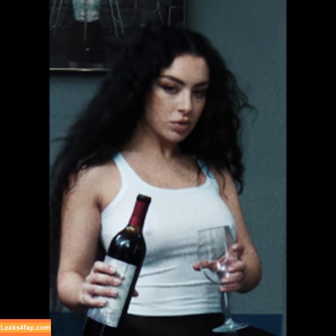 Charli XCX / charli_xcx / charlignarly / charlixcx / https: leaked photo photo #0990