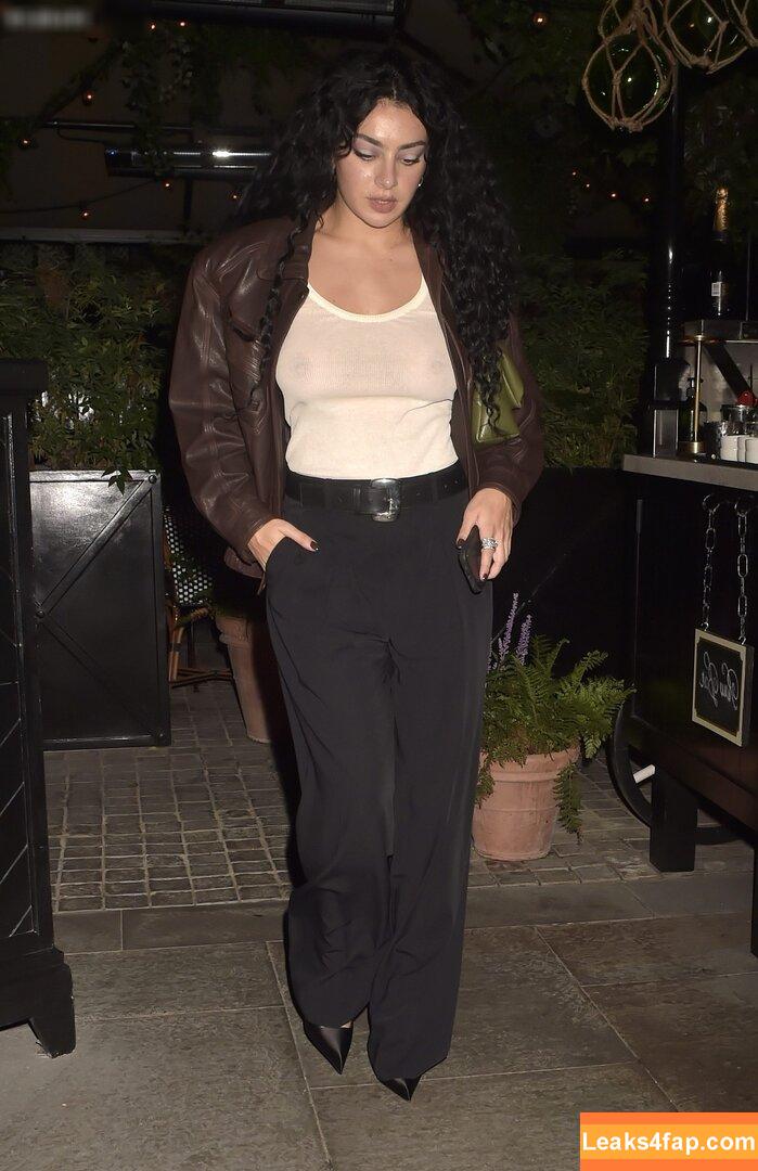 Charli XCX / charli_xcx / charlignarly / charlixcx / https: leaked photo photo #1049