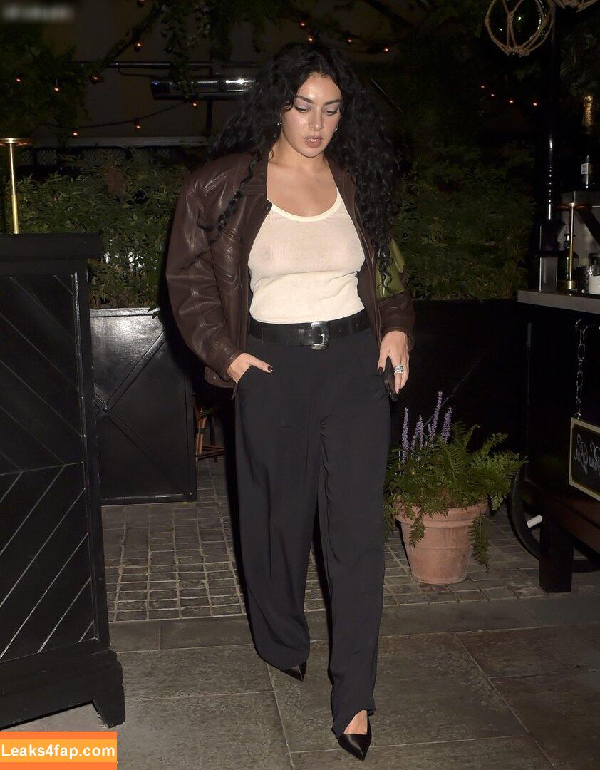 Charli XCX / charli_xcx / charlignarly / charlixcx / https: leaked photo photo #1057