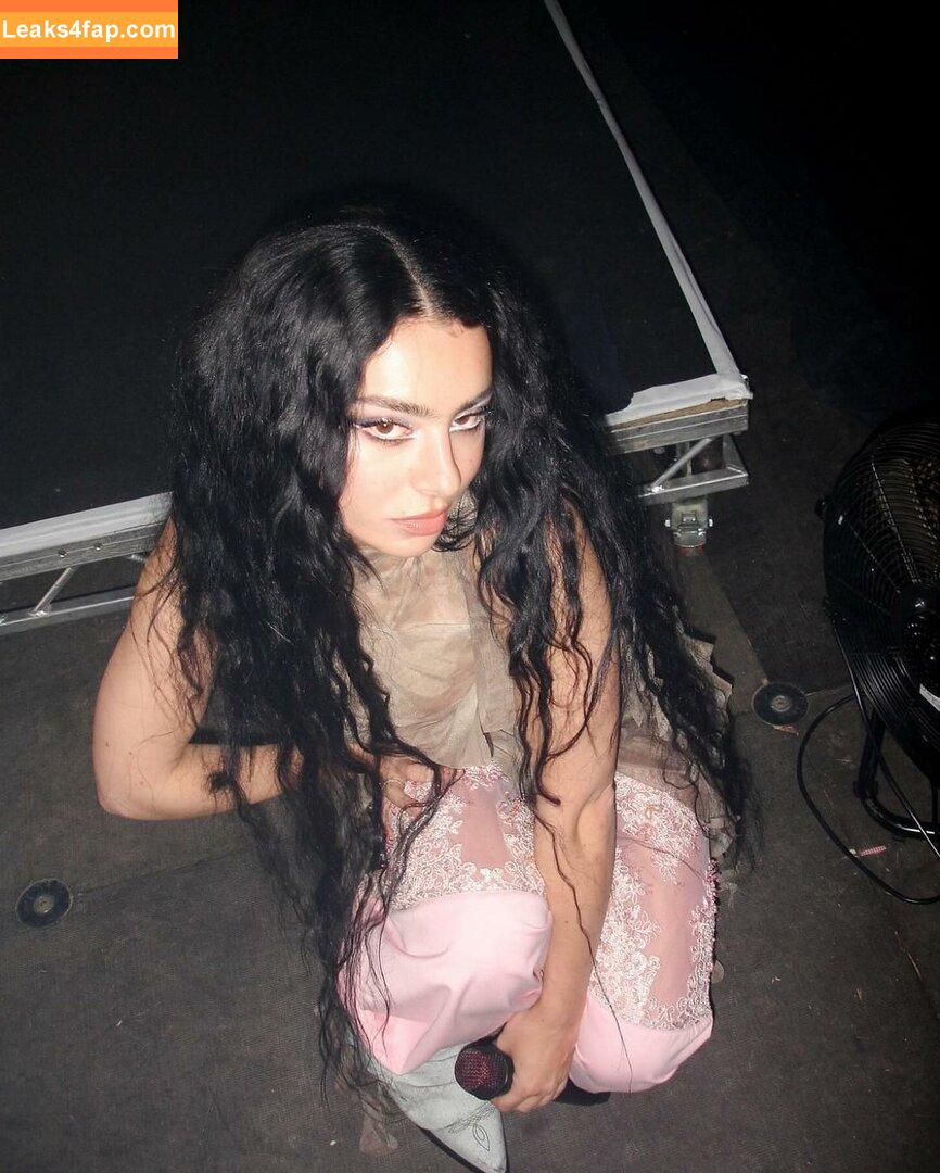 Charli XCX / charli_xcx / charlignarly / charlixcx / https: leaked photo photo #1059