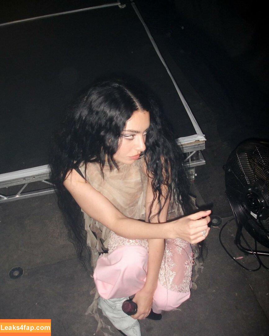 Charli XCX / charli_xcx / charlignarly / charlixcx / https: leaked photo photo #1060