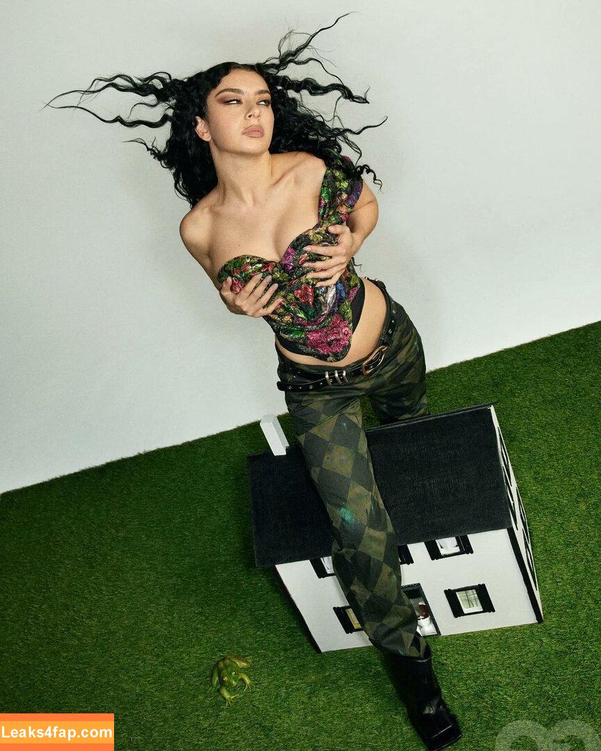 Charli XCX / charli_xcx / charlignarly / charlixcx / https: leaked photo photo #1087
