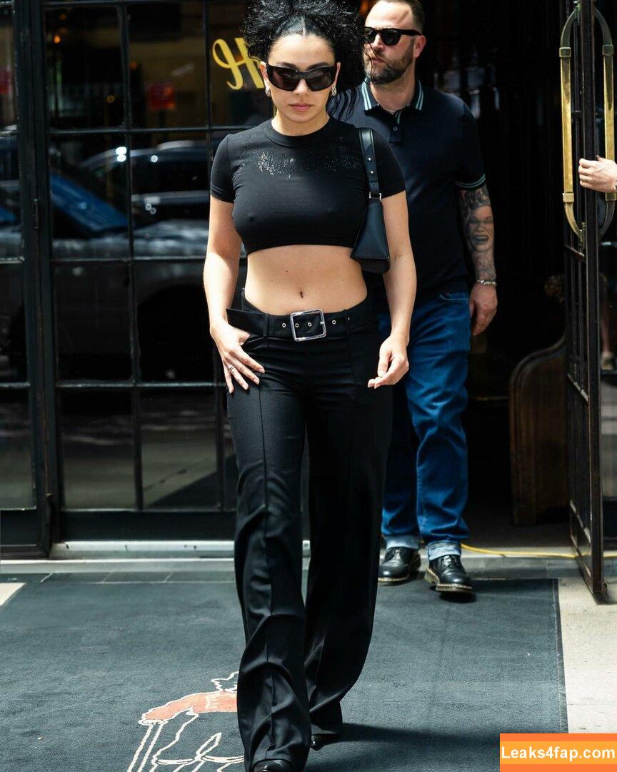 Charli XCX / charli_xcx / charlignarly / charlixcx / https: leaked photo photo #1132