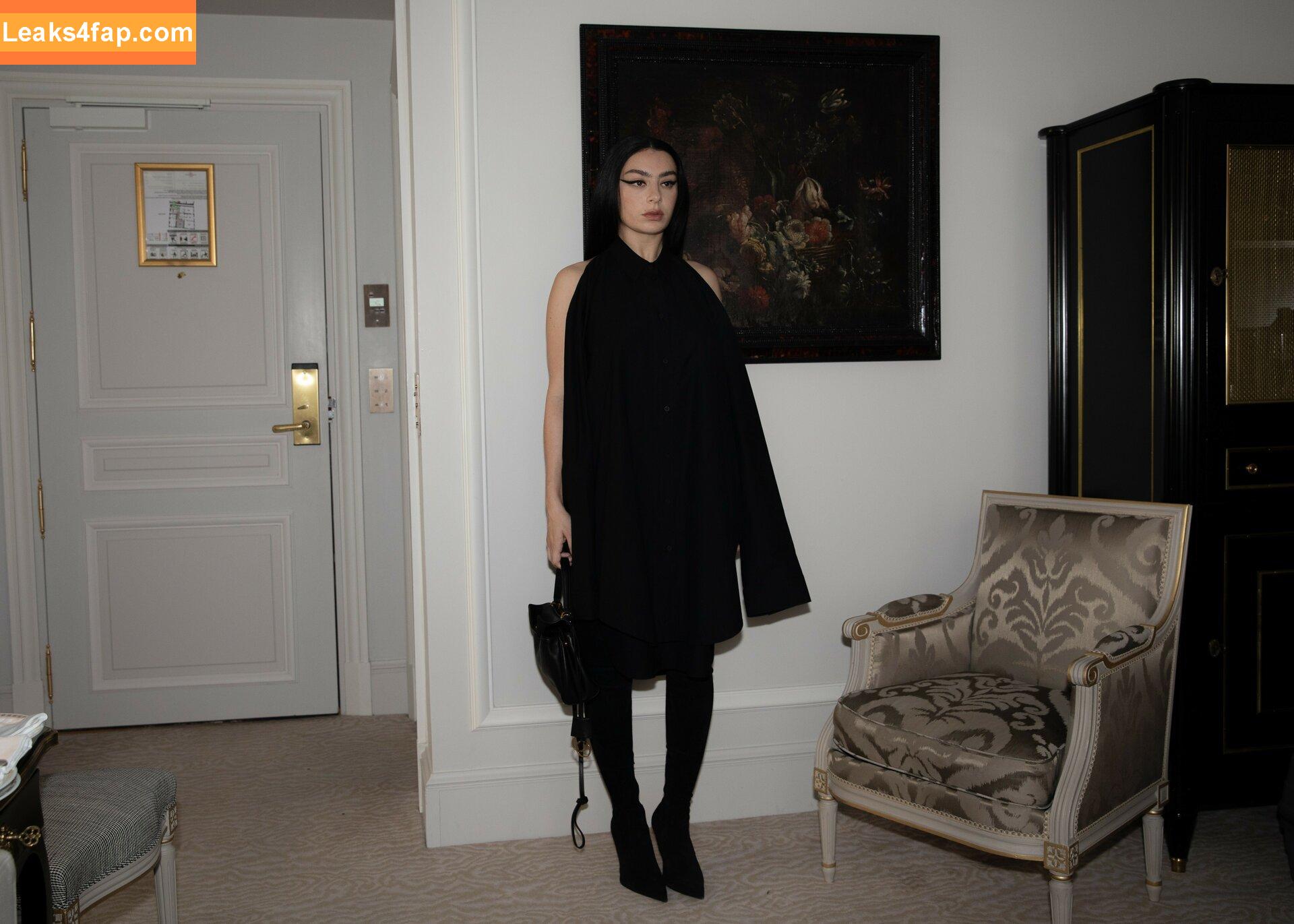 Charli XCX / charli_xcx / charlignarly / charlixcx / https: leaked photo photo #1226