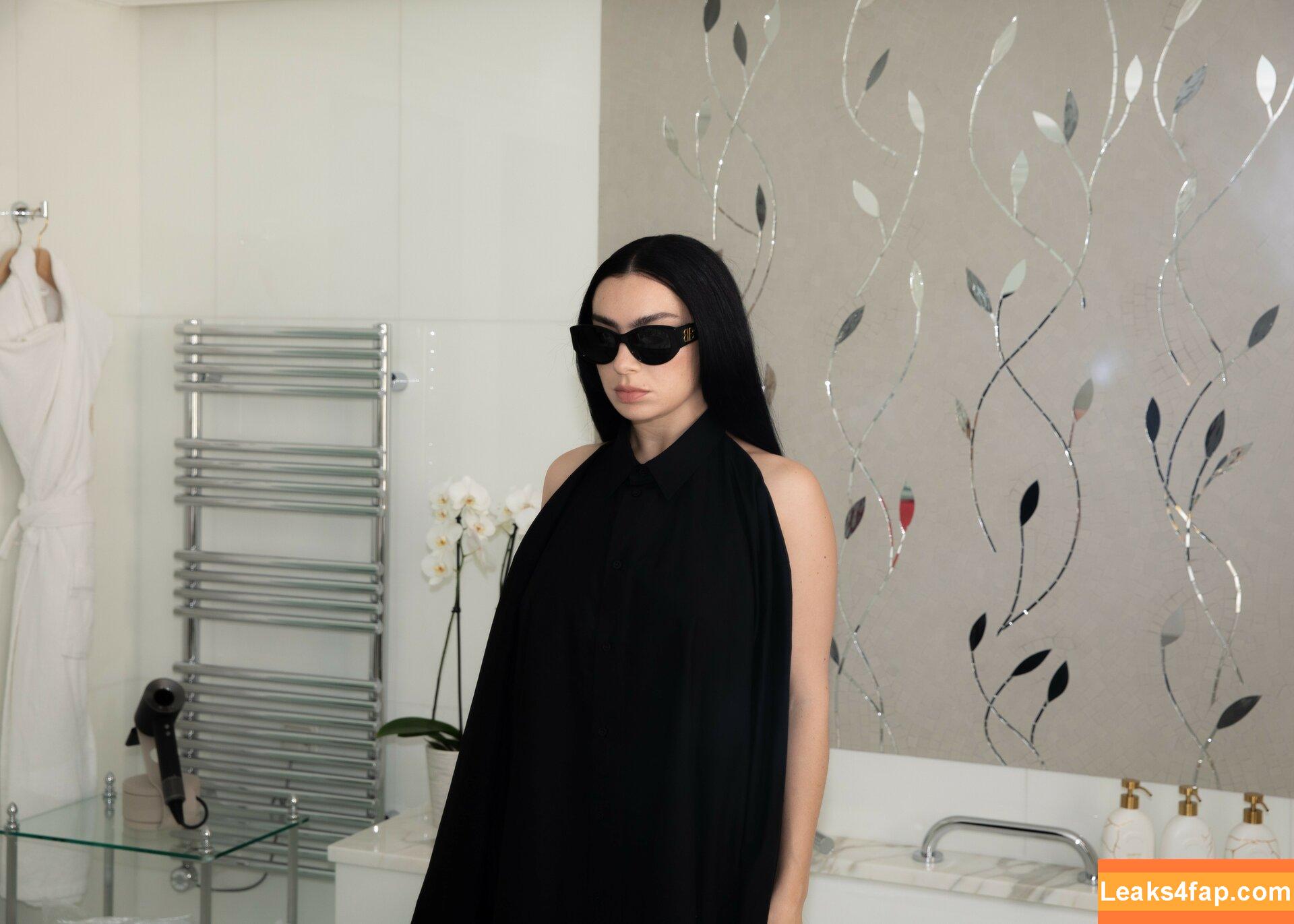 Charli XCX / charli_xcx / charlignarly / charlixcx / https: leaked photo photo #1227