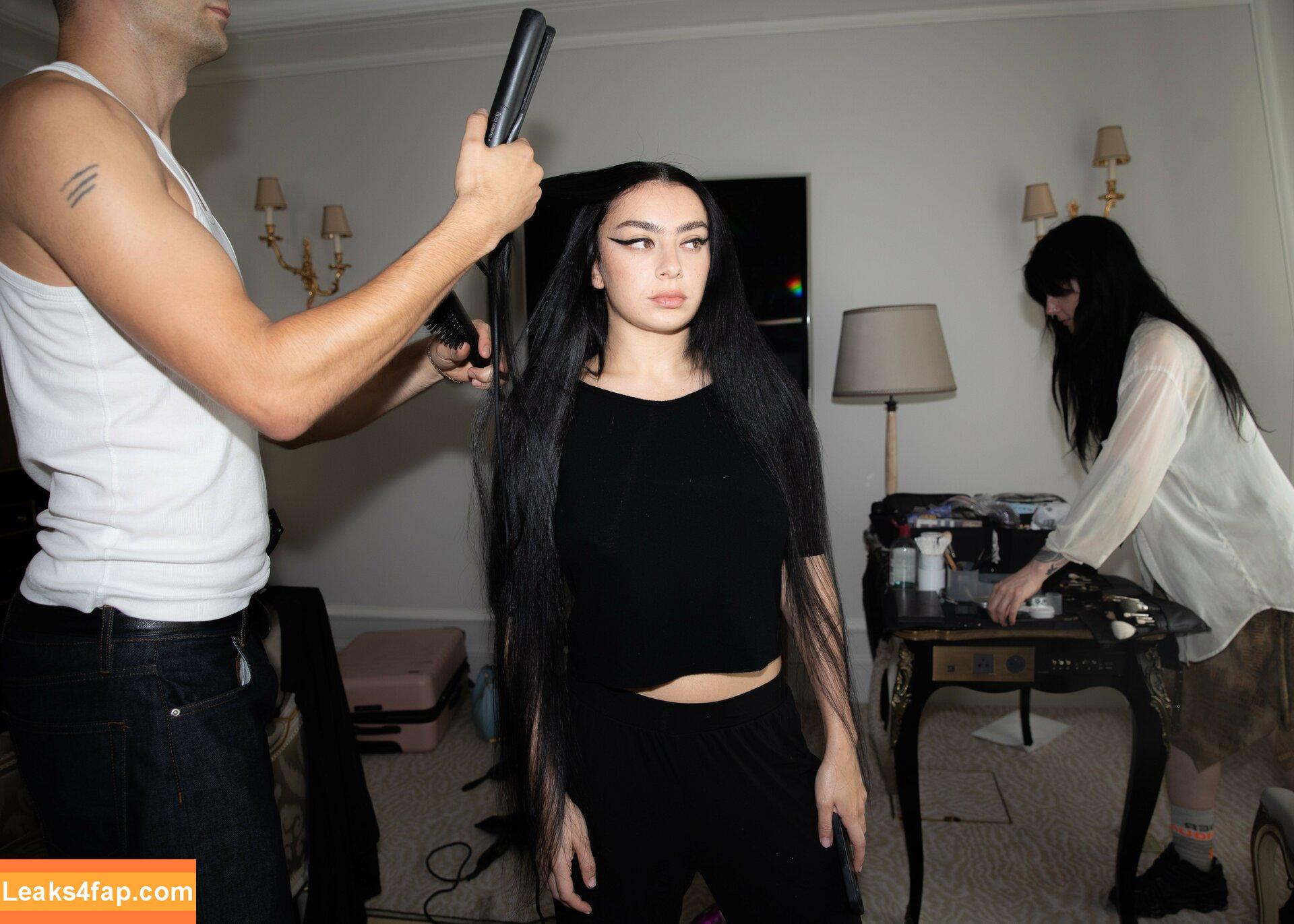 Charli XCX / charli_xcx / charlignarly / charlixcx / https: leaked photo photo #1230