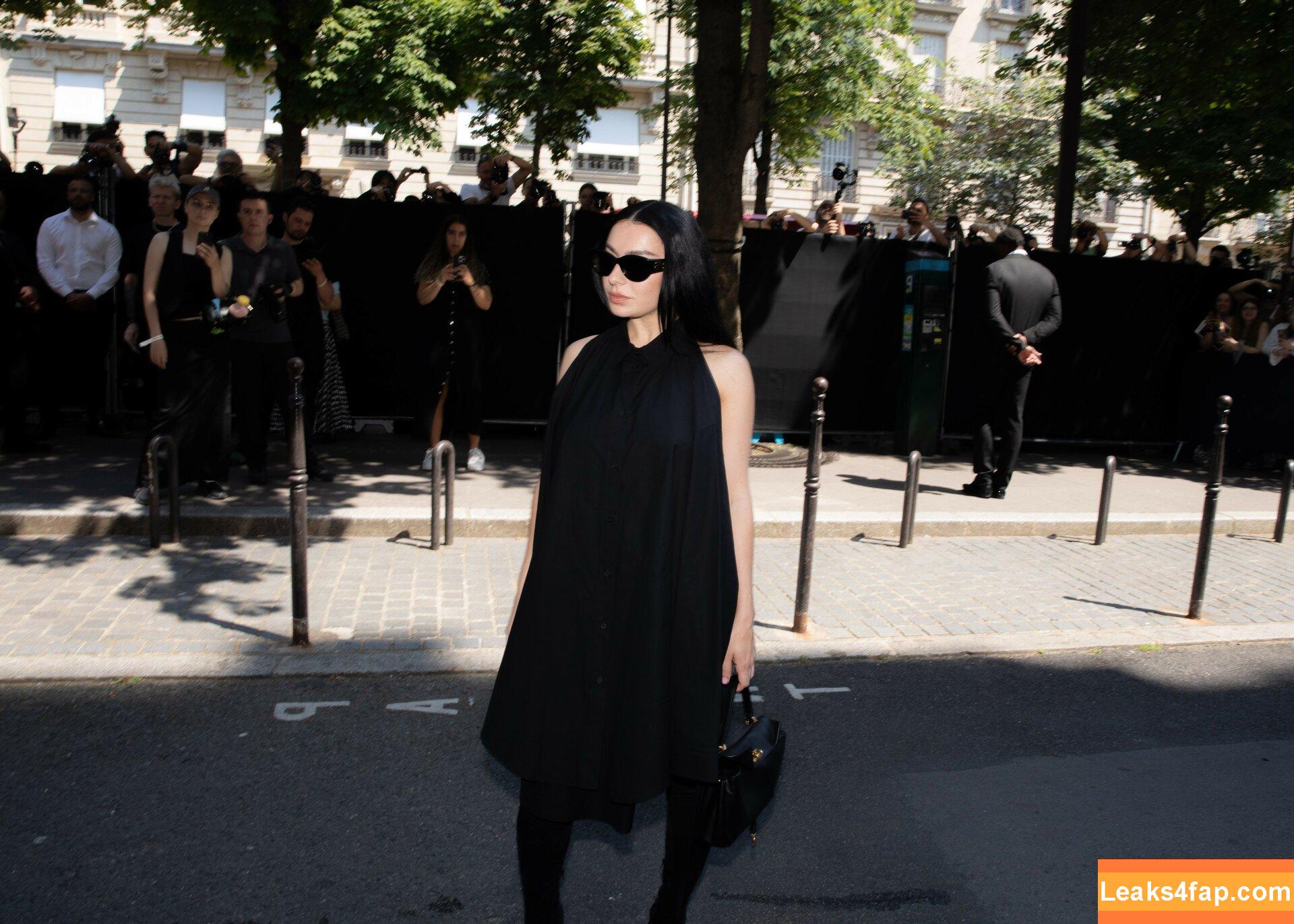 Charli XCX / charli_xcx / charlignarly / charlixcx / https: leaked photo photo #1234