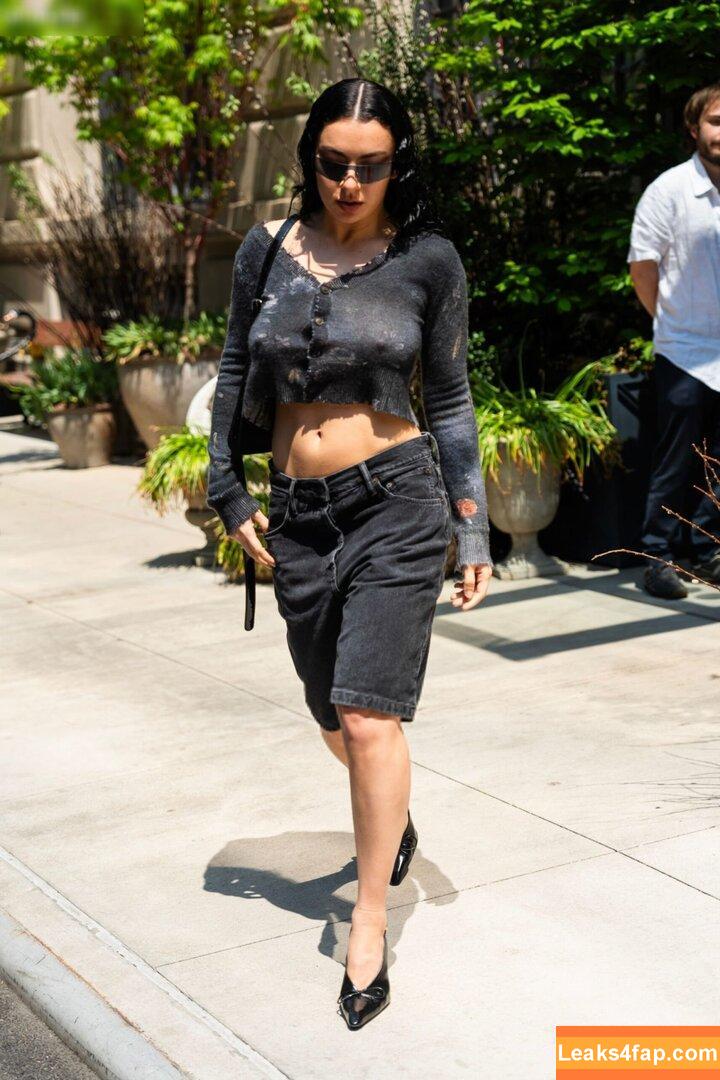 Charli XCX / charli_xcx / charlignarly / charlixcx / https: leaked photo photo #1237