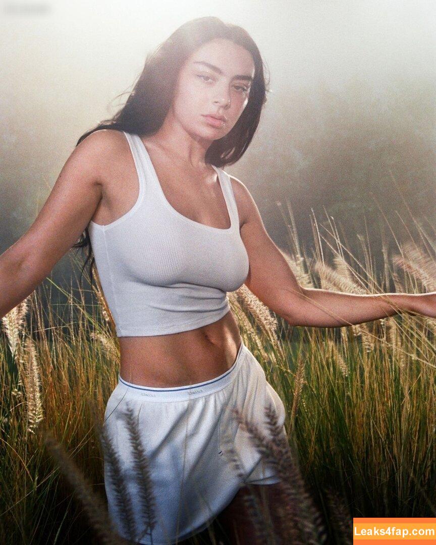 Charli XCX / charli_xcx / charlignarly / charlixcx / https: leaked photo photo #1512