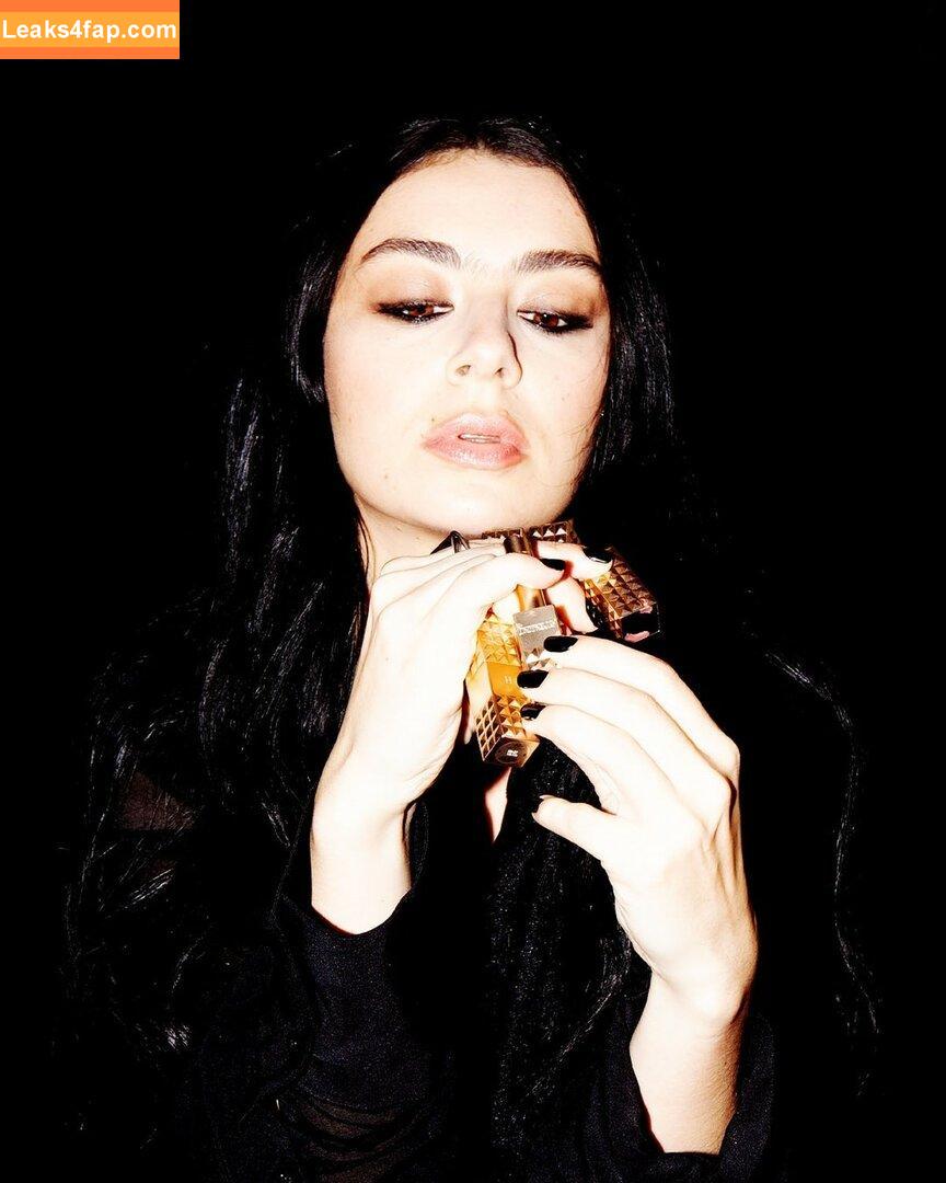 Charli XCX / charli_xcx / charlignarly / charlixcx / https: leaked photo photo #1842