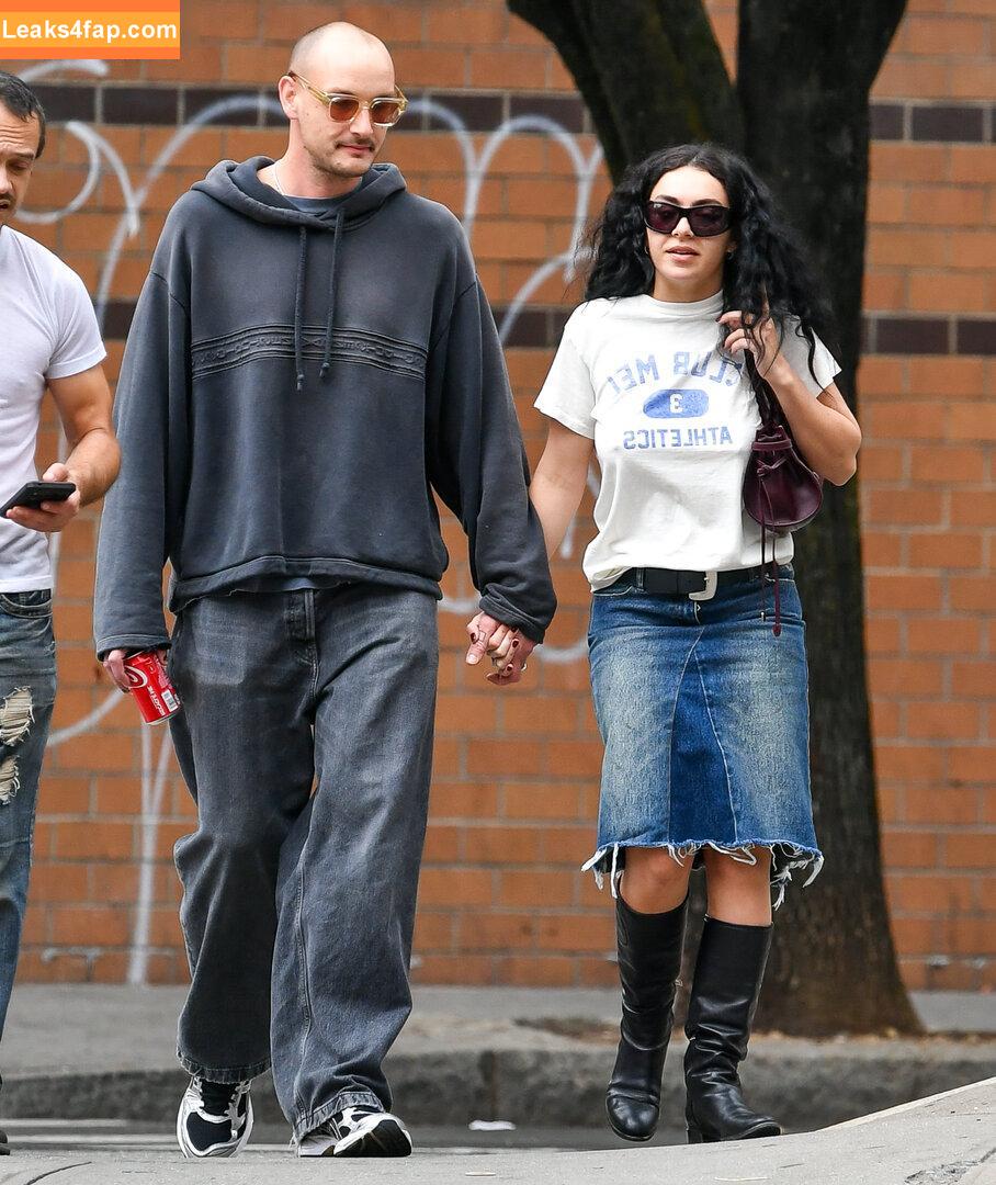 Charli XCX / charli_xcx / charlignarly / charlixcx / https: leaked photo photo #1934