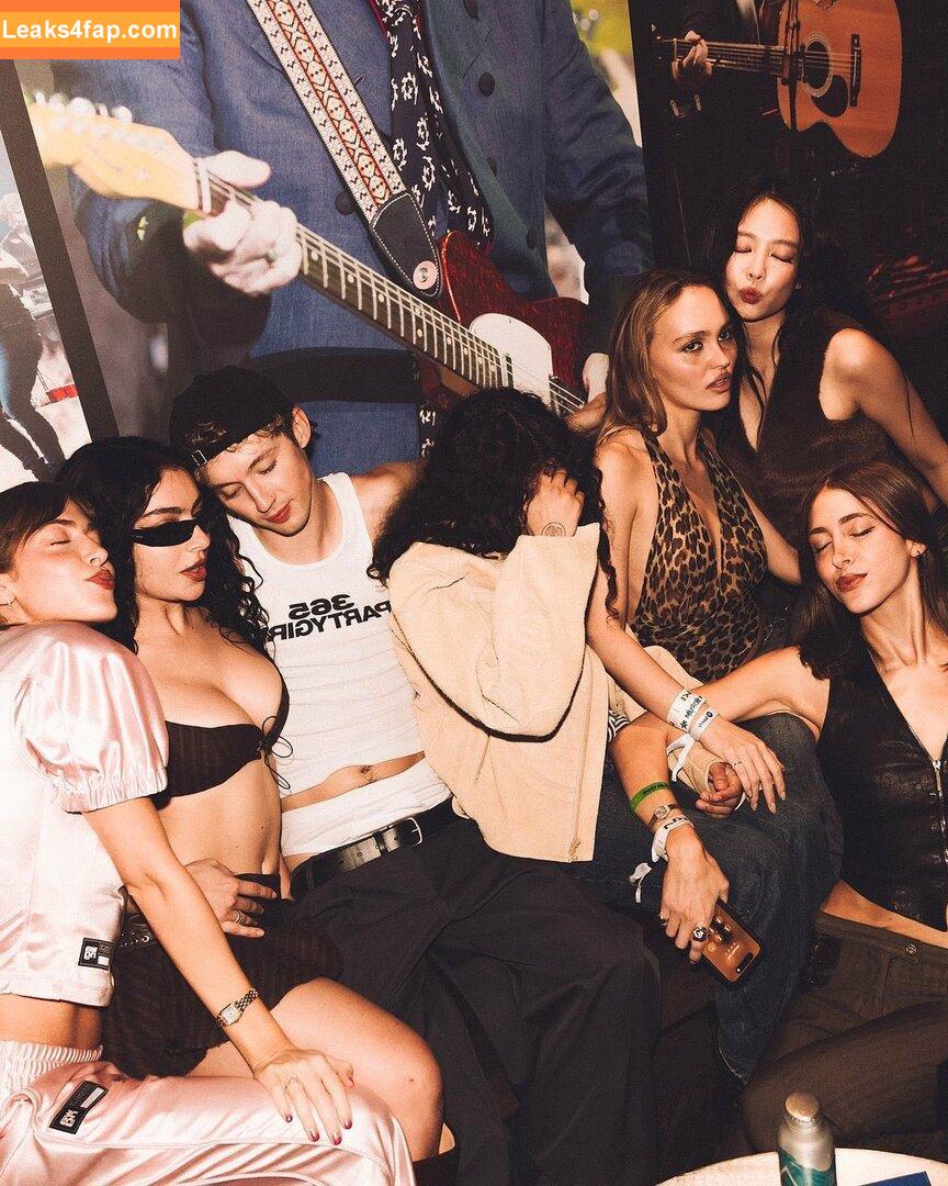 Charli XCX / charli_xcx / charlignarly слитое фото фото #1947