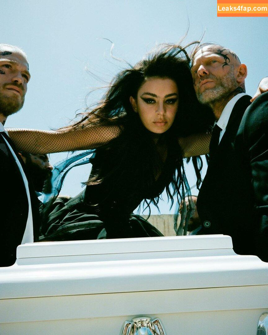 Charli XCX / charli_xcx / charlignarly leaked photo photo #1975