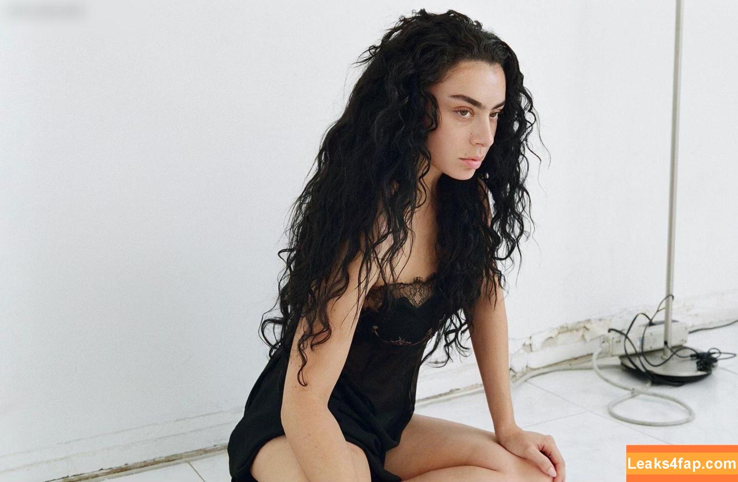 Charli XCX / charli_xcx / charlignarly leaked photo photo #2023