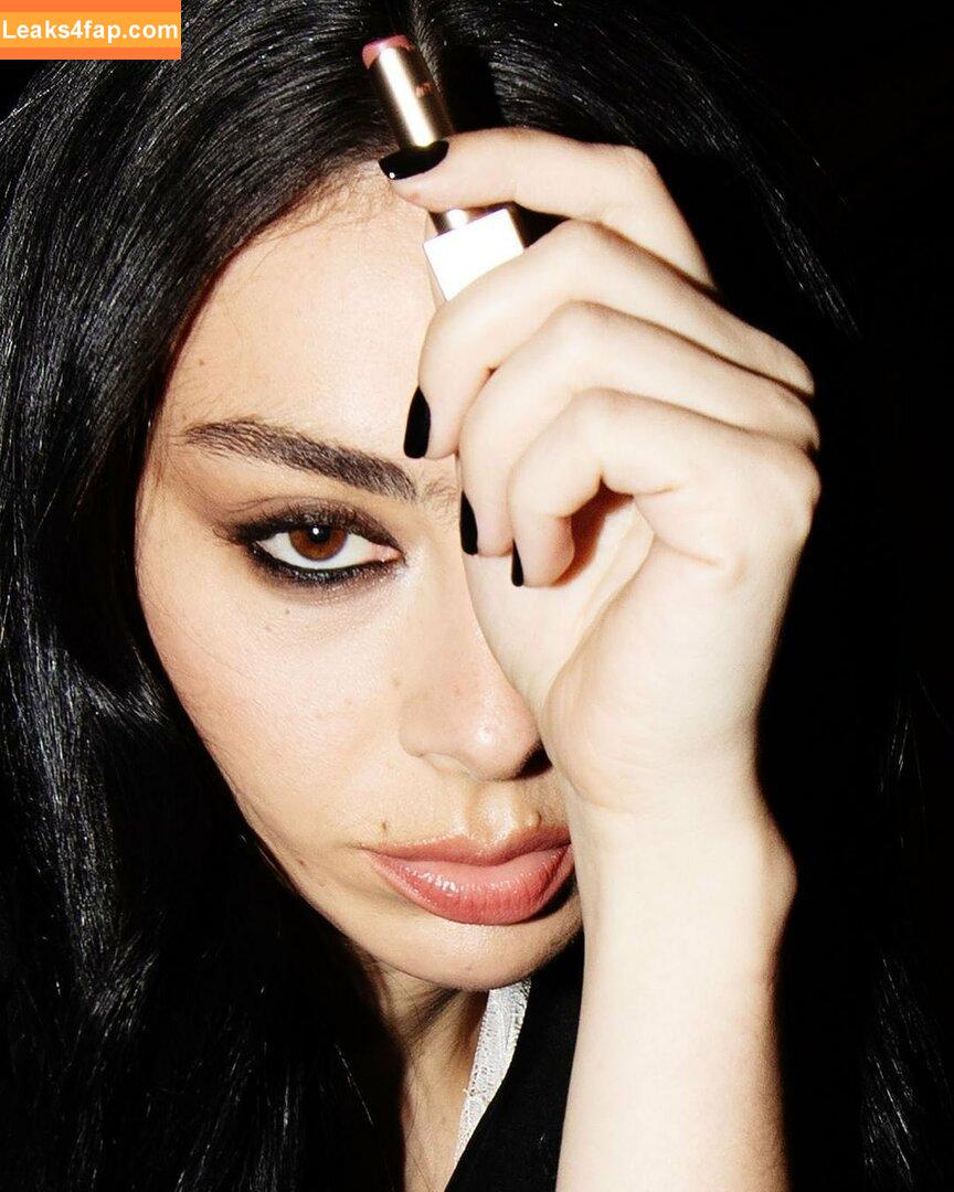 Charli XCX / charli_xcx / charlignarly leaked photo photo #2038