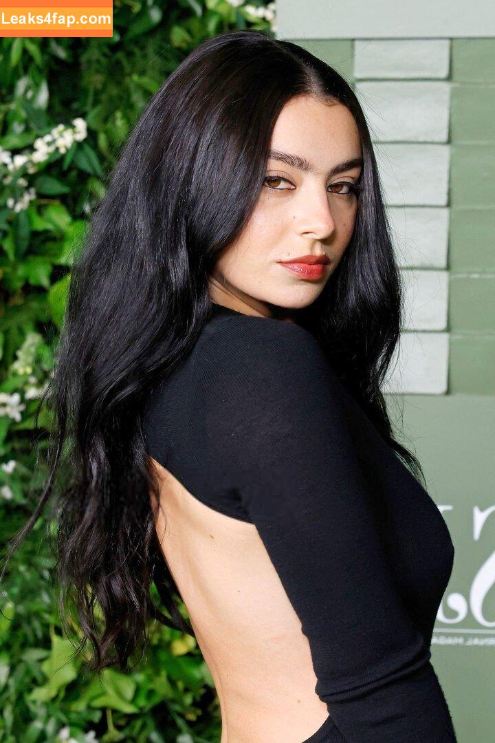 Charli XCX / charli_xcx / charlignarly leaked photo photo #2060