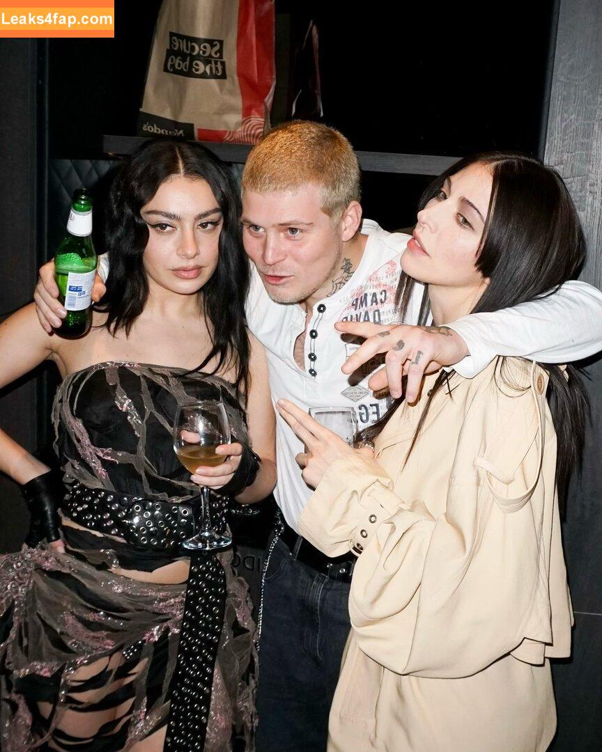 Charli XCX / charli_xcx / charlignarly leaked photo photo #2299