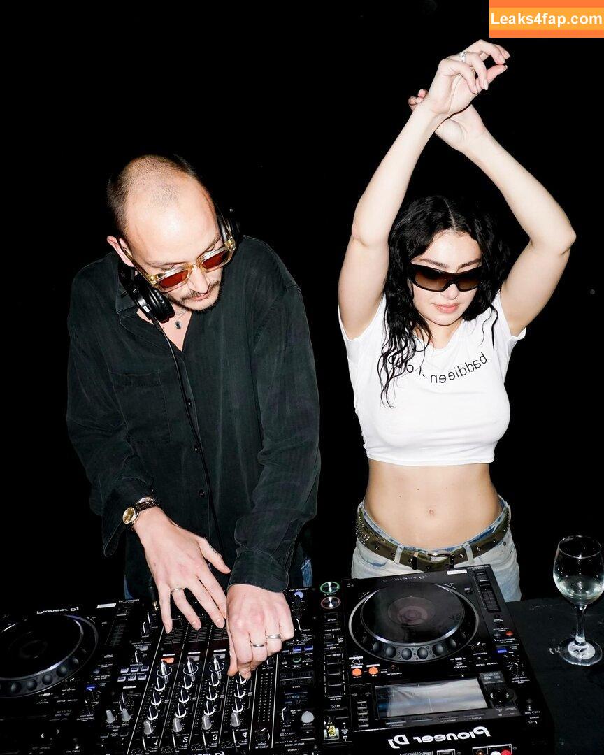 Charli XCX / charli_xcx / charlignarly leaked photo photo #2300