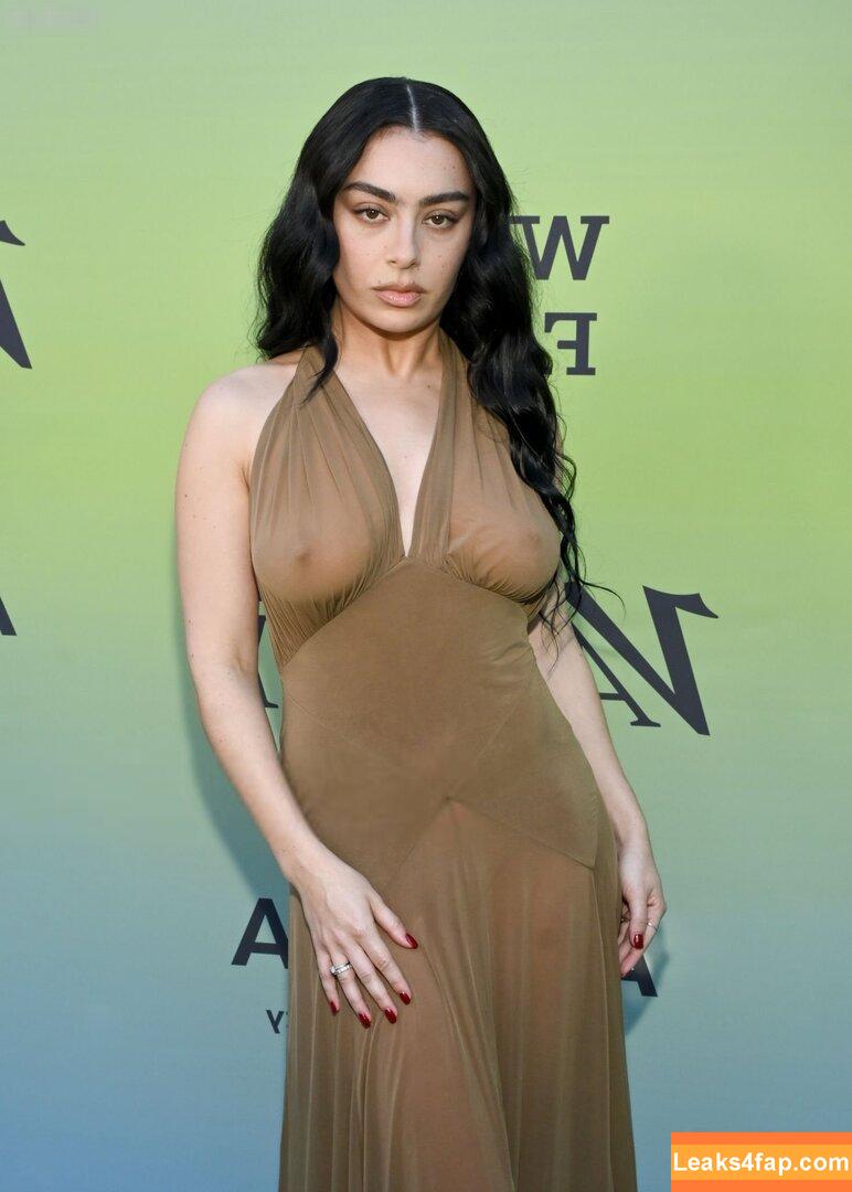 Charli XCX / charli_xcx / charlignarly leaked photo photo #2353