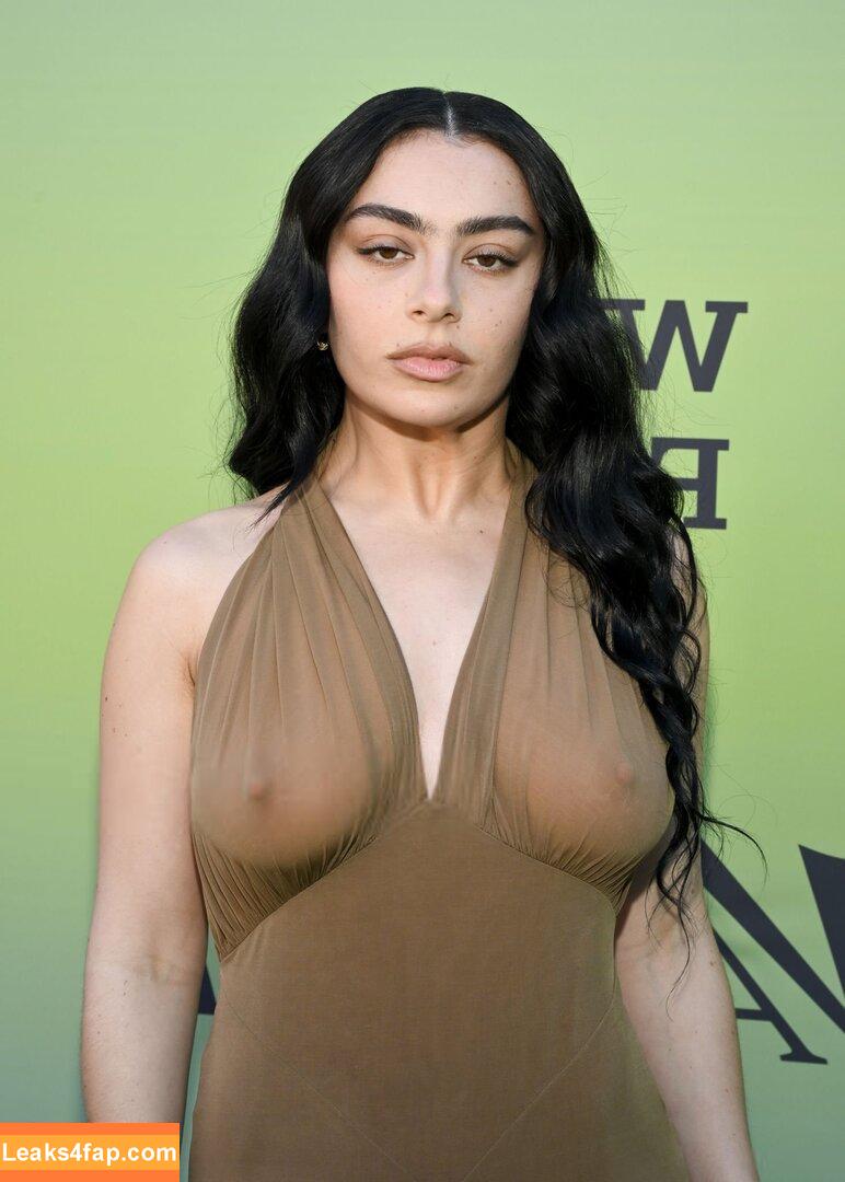 Charli XCX / charli_xcx / charlignarly leaked photo photo #2371