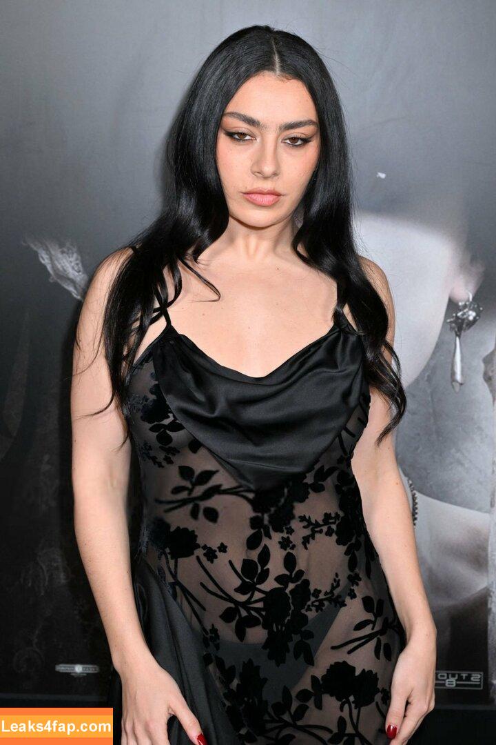 Charli XCX / charli_xcx / charlignarly leaked photo photo #2410