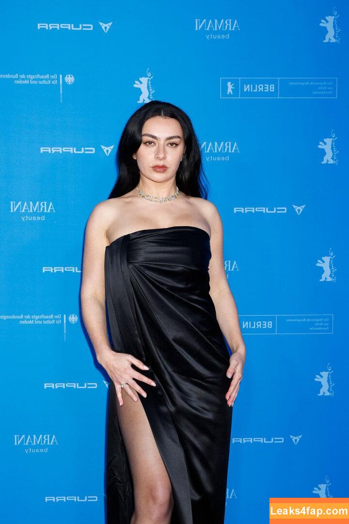 Charli XCX / charli_xcx / charlignarly / charlixcx / https: leaked photo photo #2952