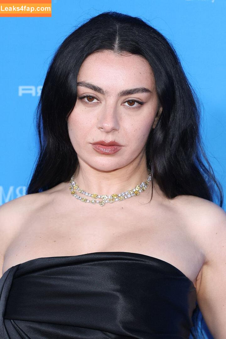Charli XCX / charli_xcx / charlignarly / charlixcx / https: leaked photo photo #2953