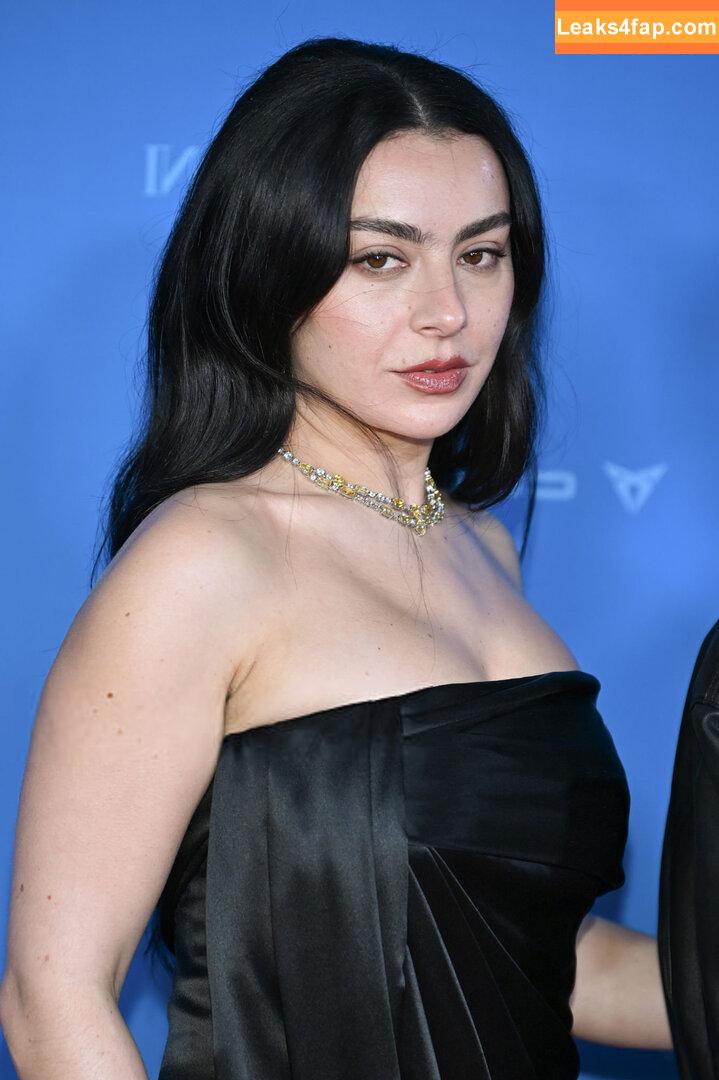 Charli XCX / charli_xcx / charlignarly / charlixcx / https: leaked photo photo #2956
