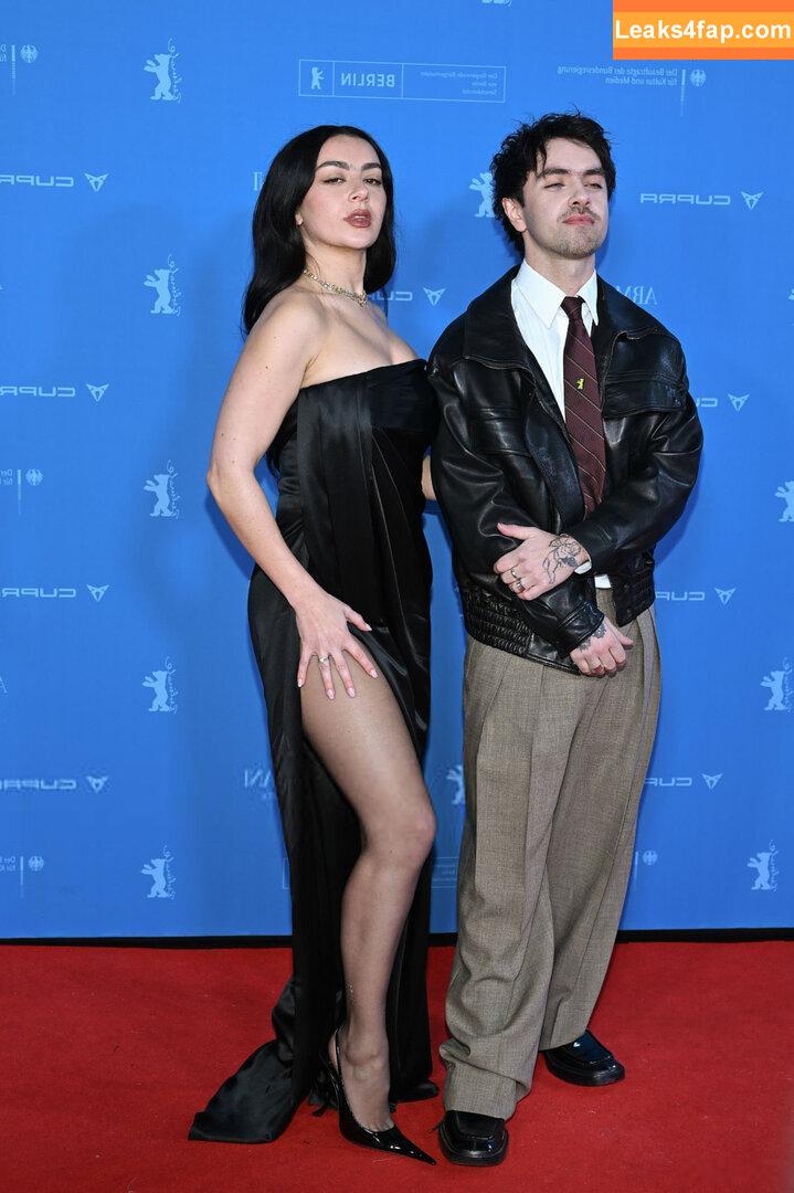 Charli XCX / charli_xcx / charlignarly / charlixcx / https: leaked photo photo #2963