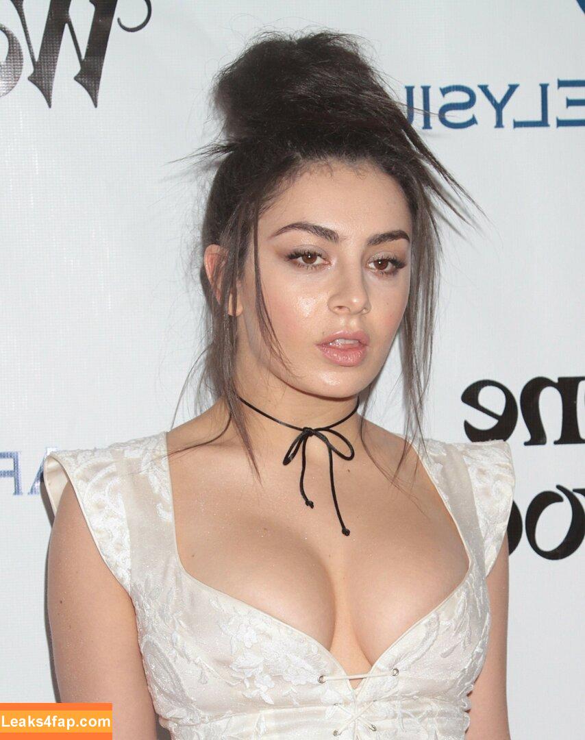 Charlie XCX / charli_xcx / charlignarly leaked photo photo #0001