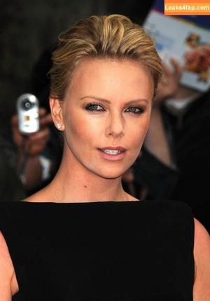 Charlize Theron photo #0254