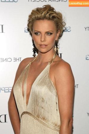 Charlize Theron photo #0255